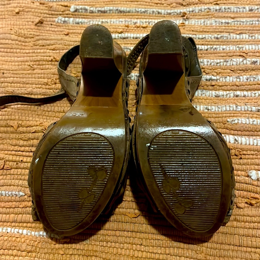 Jessica Simpson platforms - Picture 3 of 3